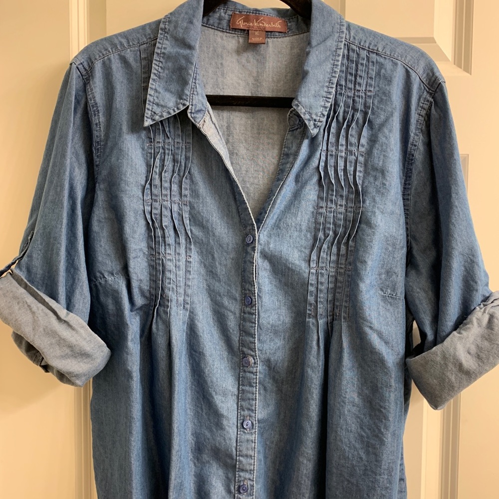 Gloria Vanderbilt Chambray Button Down Shirt
